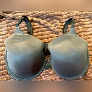 Victoria's Secret 34DDD.